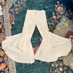 Kikiriki waterfall ruffle bell bottom jeans